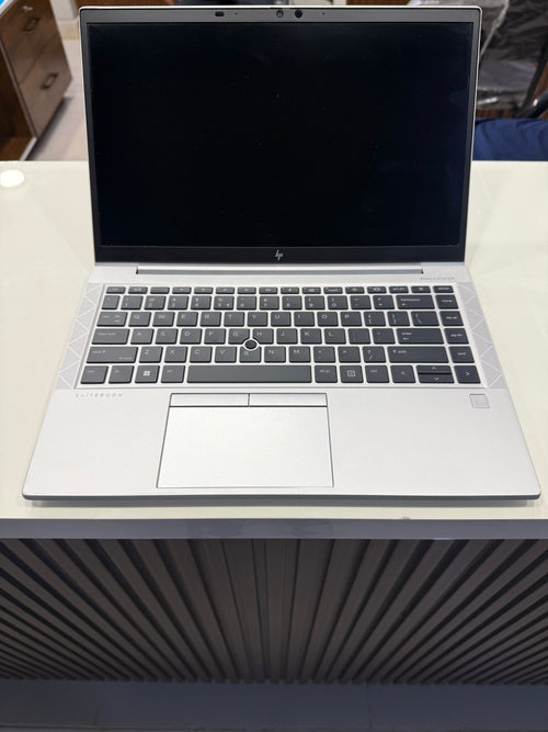 HP 845 - G7-RYZEN 5 4650U 8GB 256GB