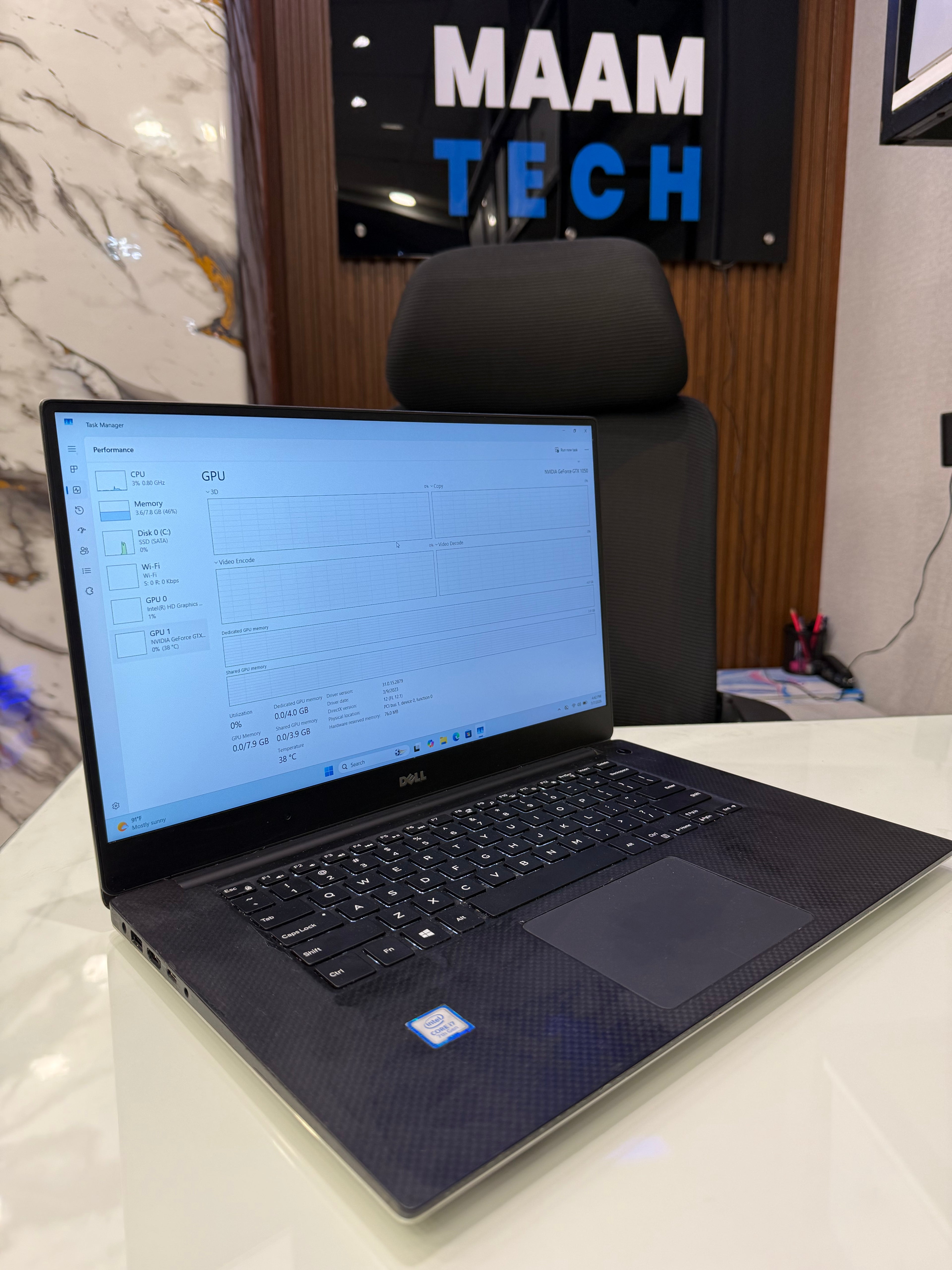 Dell XPS 15 9560 i7 7th 7700HQ 8GB RAM & 256GB SSD GTX 1050 4GB Graphics Card