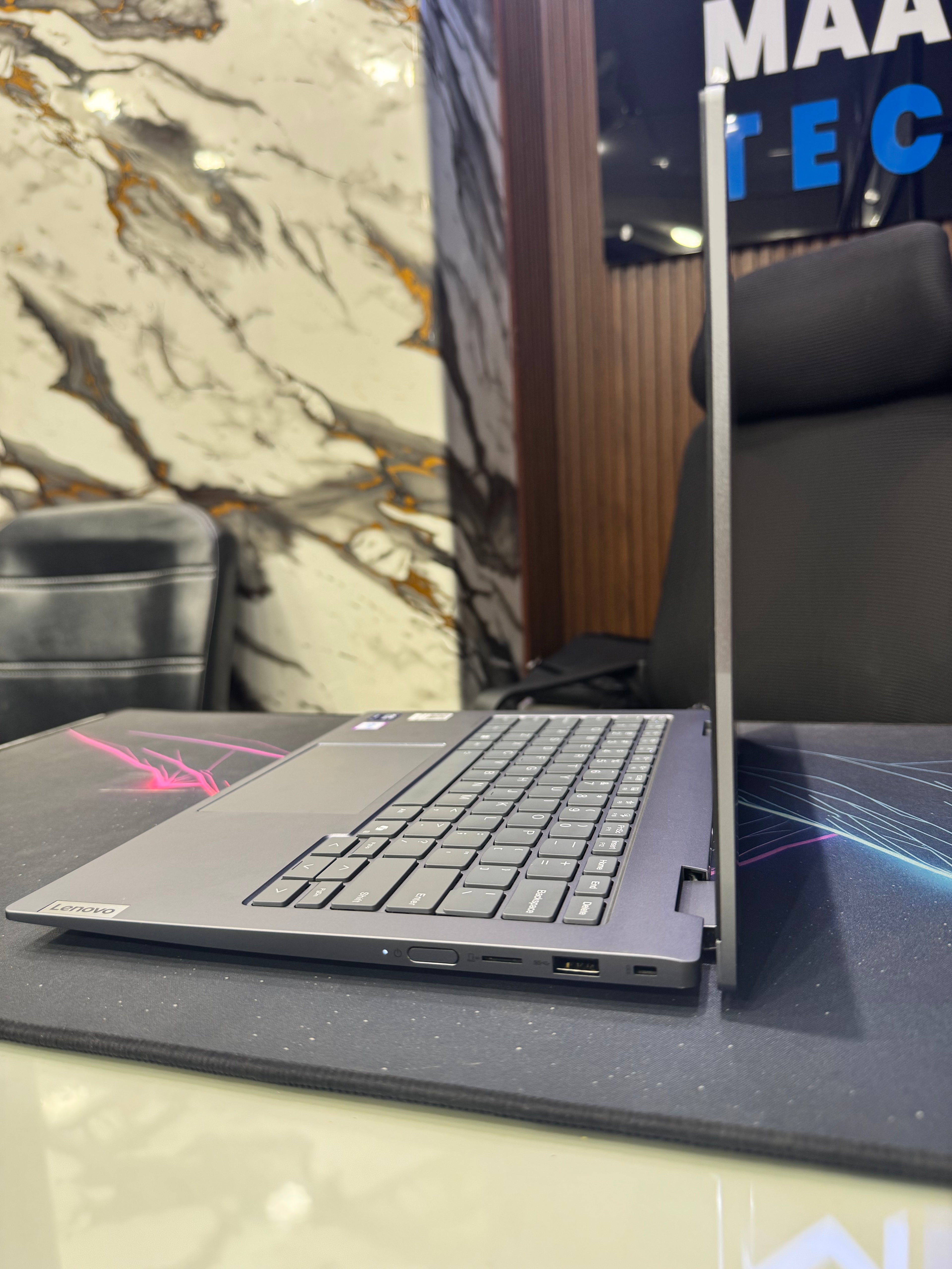 Lenovo ThinkBook 14 Ultra 7 155U 16GB RAM 512GB NVMe SSD